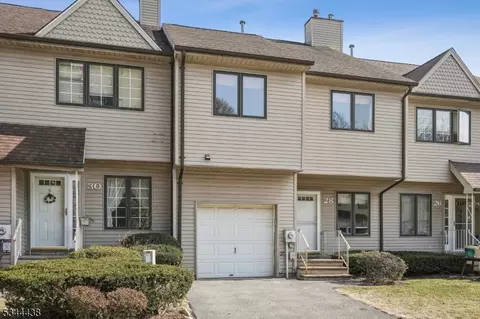 28 Deer Hill Ct, Boonton, NJ 07005