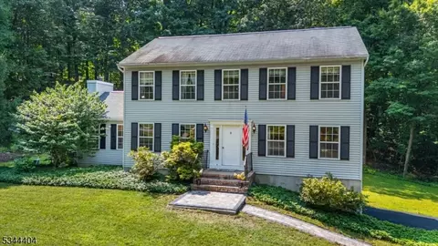 22 Kroghs Ln, Sparta, NJ 07871