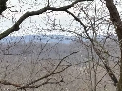 76 Monroe Rd, Lafayette Twp, NJ 07848