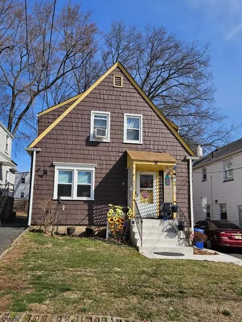 13 Glennon Pl, West Orange, NJ 07052