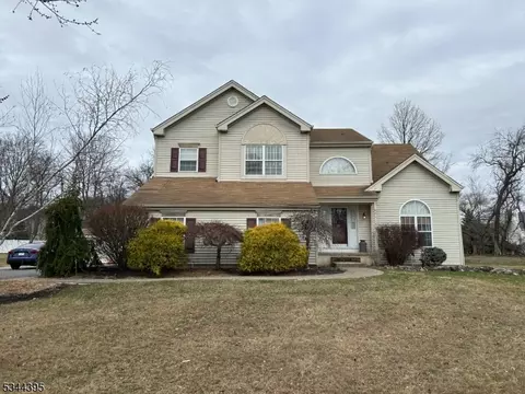 713 Colonial Ct, Somerville, NJ 08876