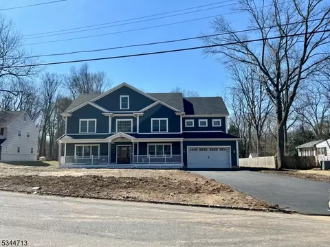 360 Roberts Ln, Scotch Plains, NJ 07076
