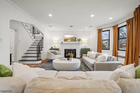31 Burroughs Way, Maplewood, NJ 07040