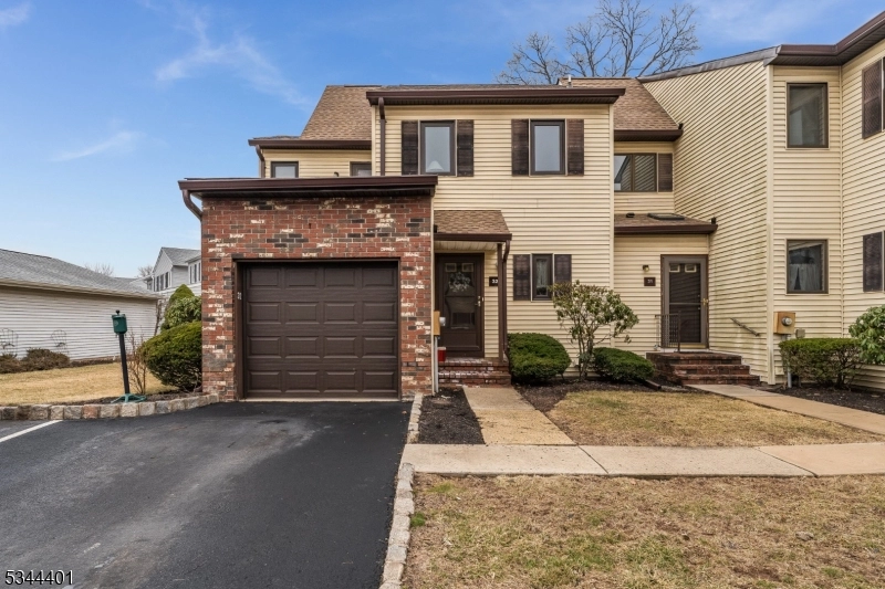 32 Coppermine Vlg Unit 32  