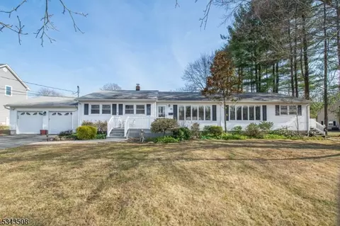 48 Surrey Ln, East Hanover, NJ 07936