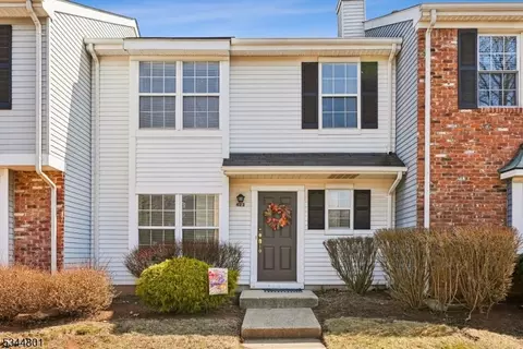 423 Cheshire Ct, Somerset, NJ 08873