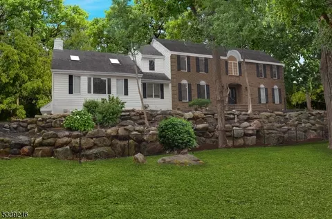 3 Franklin Ln, Kinnelon, NJ 07405