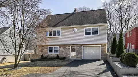 20 Lenape Rd, Ringwood, NJ 07456