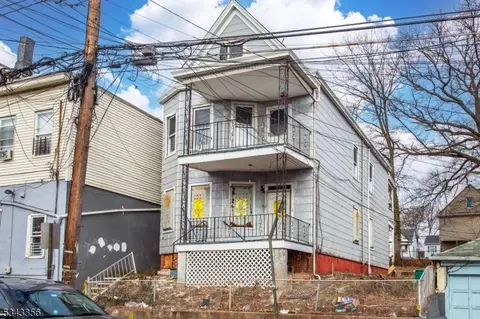 87 N 5th St, Paterson, NJ 07522