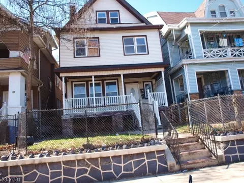 298 Woodside Ave, Newark, NJ 07104