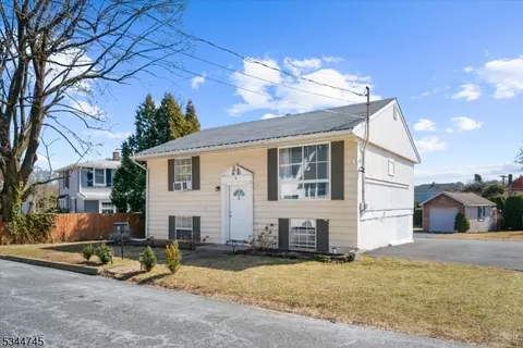 5 Mckinley Ave, Washington, NJ 07882