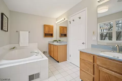 3 Orchard Ct, Montclair, NJ 07042 photo 24