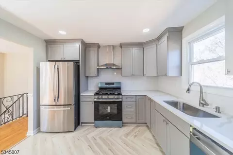 162 Barbara Pl, Middlesex, NJ 08846 photo 7