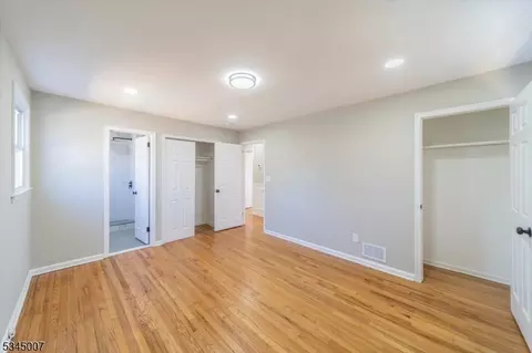 162 Barbara Pl, Middlesex, NJ 08846 photo 10