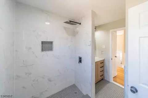 162 Barbara Pl, Middlesex, NJ 08846 photo 11
