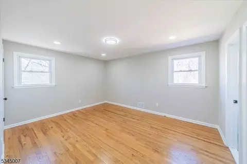 162 Barbara Pl, Middlesex, NJ 08846 photo 14