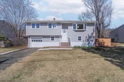 162 Barbara Pl, Middlesex, NJ 08846 photo 2