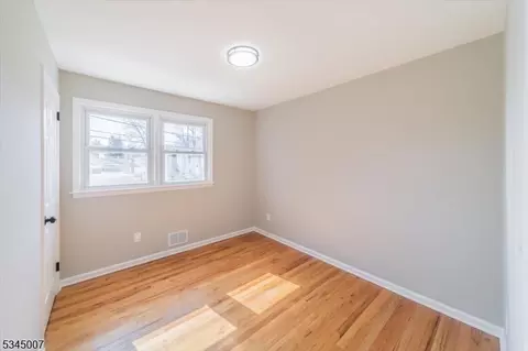 162 Barbara Pl, Middlesex, NJ 08846 photo 16