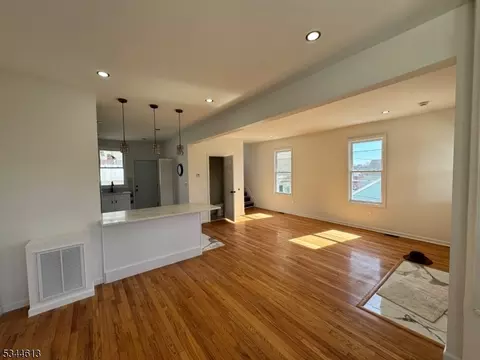 21 Dover St, Paterson, NJ 07501 photo 5