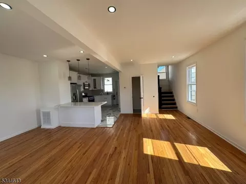 21 Dover St, Paterson, NJ 07501 photo 3