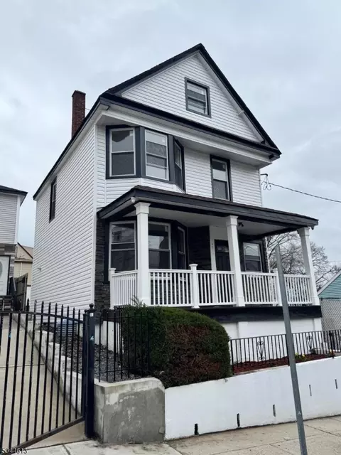 21 Dover St, Paterson, NJ 07501 photo 2