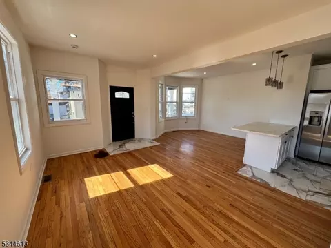 21 Dover St, Paterson, NJ 07501 photo 4