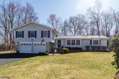 5 Hampton Spring Rd, Newton, NJ 07860