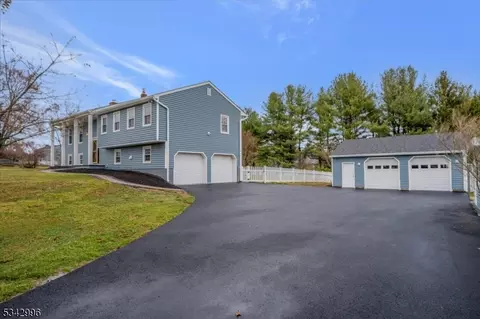 2 Van Pelt Dr, Whitehouse Station, NJ 08889
