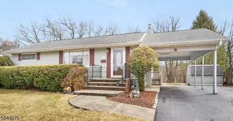 76 St Mary Dr, Succasunna, NJ 07876
