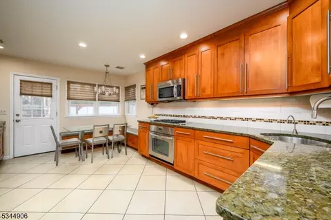 487 Brook Ave, Passaic, NJ 07055 photo 17