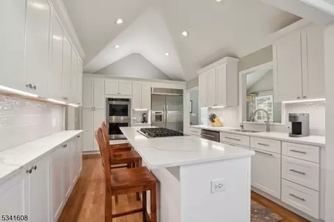 162 Maple Ave, Berkeley Heights, NJ 07922 photo 9