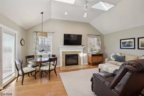 162 Maple Ave, Berkeley Heights, NJ 07922 photo 12