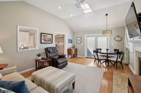 162 Maple Ave, Berkeley Heights, NJ 07922 photo 13