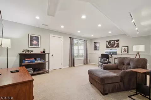 162 Maple Ave, Berkeley Heights, NJ 07922 photo 22