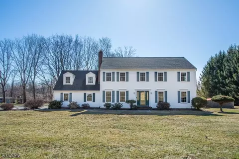 4 Theresa Dr, Flanders, NJ 07836