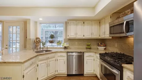 7 Timothy Ln, Bedminster, NJ 07921 photo 8