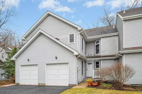 56 Arthurs Ct, Berkeley Heights, NJ 07922