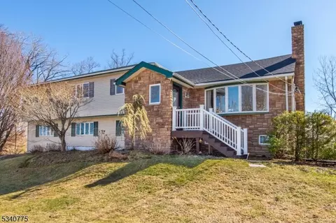 74 Wyandemere Dr, Woodcliff Lake, NJ 07677