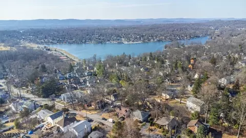 35 Lenape Trl, Wayne, NJ 07470 photo 36