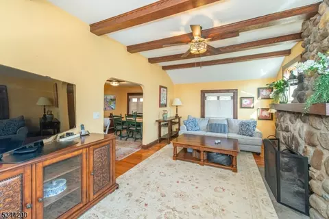 35 Lenape Trl, Wayne, NJ 07470 photo 9
