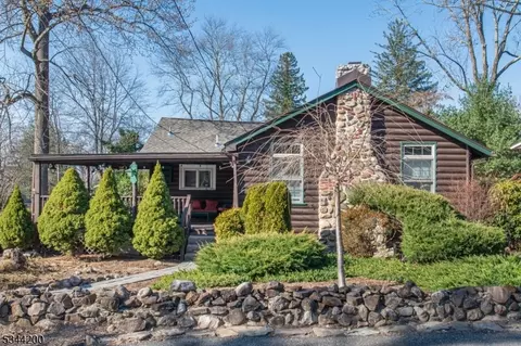 35 Lenape Trl, Wayne, NJ 07470 photo 1