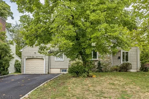 8 W Lawn Rd, Livingston, NJ 07039