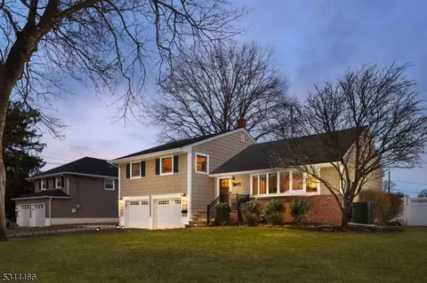 238 Denman Rd, Cranford, NJ 07016