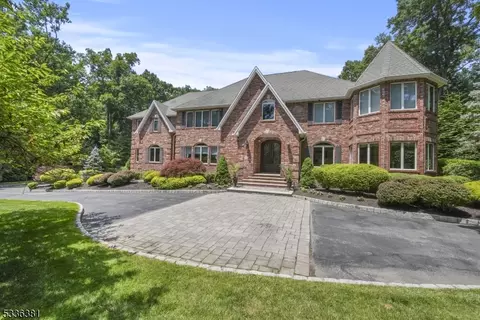 1123 Pines Lake Dr, Wayne, NJ 07470