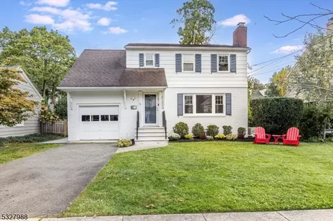 42 Headley Pl, Maplewood, NJ 07040