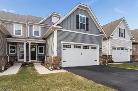 18 Harrier Ln, Washington, NJ 07882