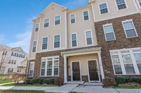 1516 Hudson Cir, Highland Park, NJ 08904