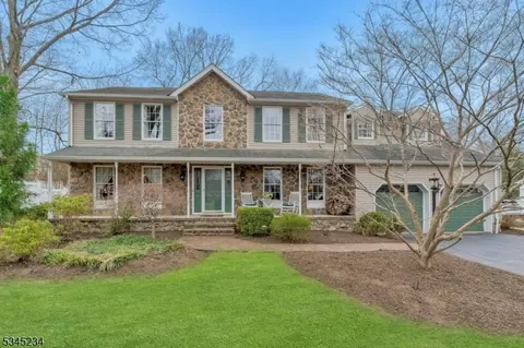 23 Butternut Ct, Oakland Boro, NJ 07436