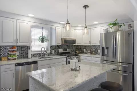 160 Linden Ave, Bound Brook, NJ 08805