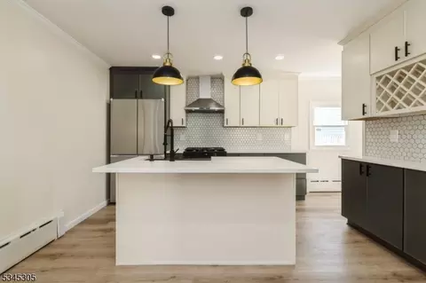 88 Roosevelt Ave, Laurence Harbor, NJ 08879